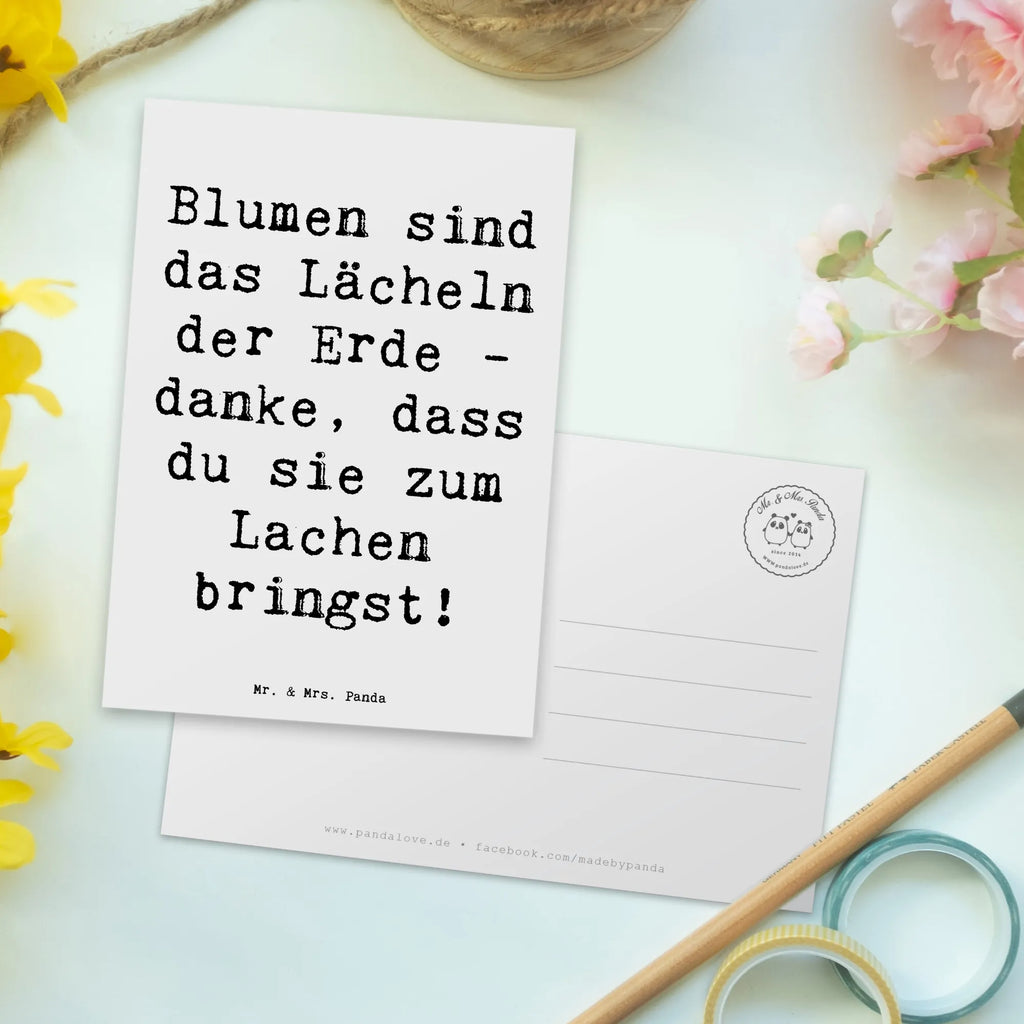 Postkarte Blumen sind das Lächeln der Erde - danke, dass du sie zum Lachen bringst! Postkarte, Karte, Geschenkkarte, Grußkarte, Einladung, Ansichtskarte, Geburtstagskarte, Einladungskarte, Dankeskarte, Ansichtskarten, Einladung Geburtstag, Einladungskarten Geburtstag