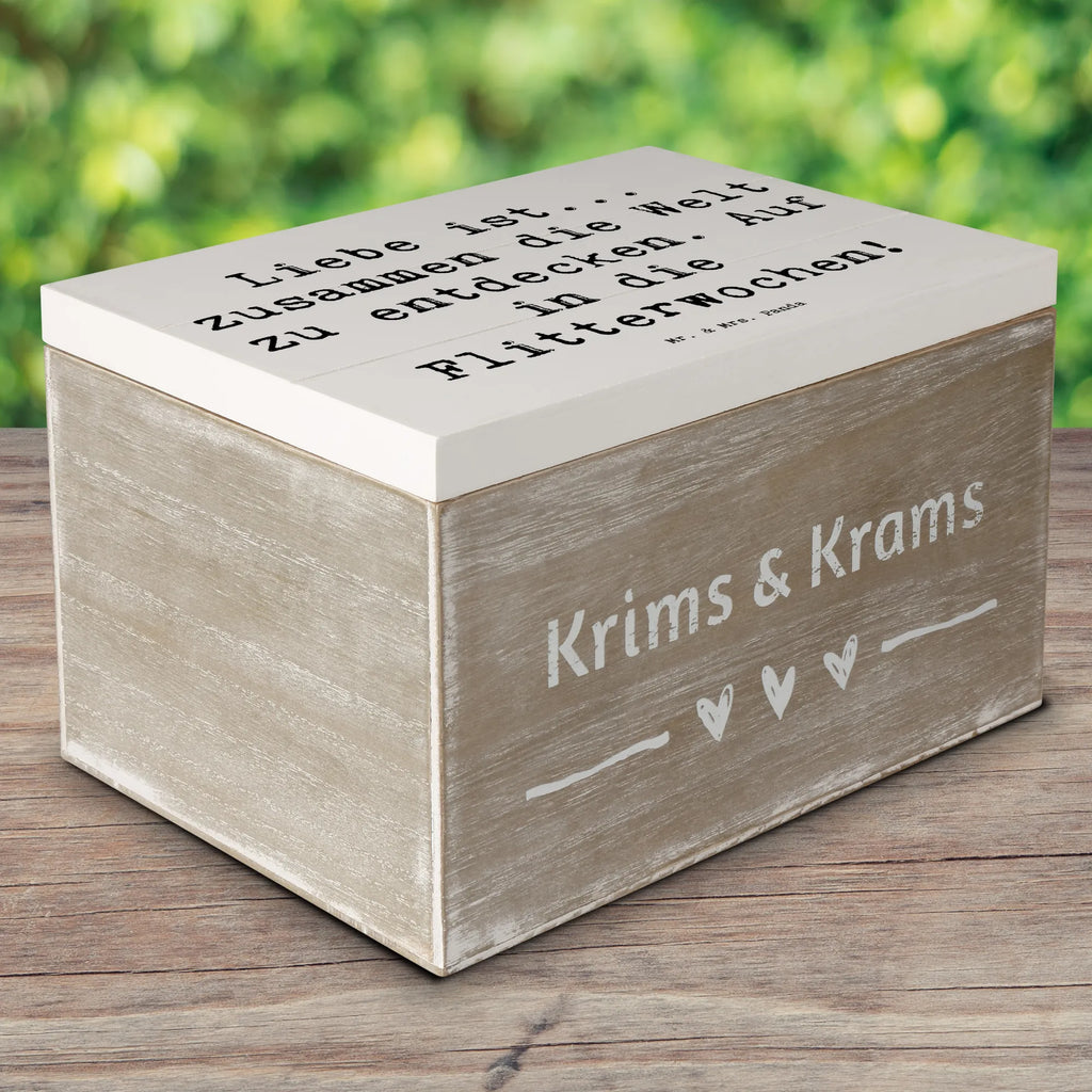 Holzkiste Spruch Liebe Flitterwochen Holzkiste, Kiste, Schatzkiste, Truhe, Schatulle, XXL, Erinnerungsbox, Erinnerungskiste, Dekokiste, Aufbewahrungsbox, Geschenkbox, Geschenkdose, Hochzeit, Hochzeitsgeschenk, Ehe, Hochzeitsfeier, Trauung, Trauungsgeschenk, Hochzeitskarte, Verlobungsfeier, Verlobungsgeschenk, Hochzeitsgeschenkideen, Hochzeitsgeschenke für Brautpaar