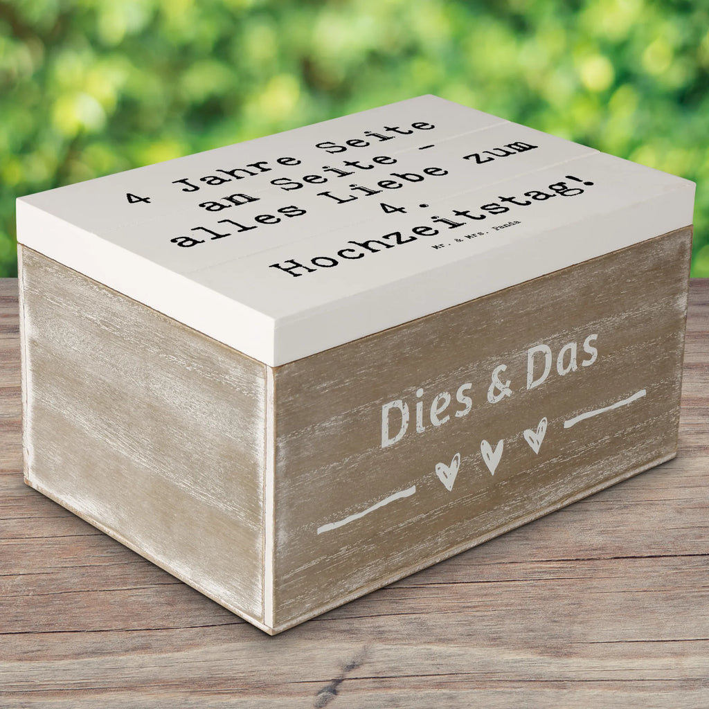 Holzkiste Spruch 4. Hochzeitstag Seidenhochzeit Holzkiste, Kiste, Schatzkiste, Truhe, Schatulle, XXL, Erinnerungsbox, Erinnerungskiste, Dekokiste, Aufbewahrungsbox, Geschenkbox, Geschenkdose, Hochzeit, Hochzeitsgeschenk, Ehe, Hochzeitsfeier, Trauung, Trauungsgeschenk, Hochzeitskarte, Verlobungsfeier, Verlobungsgeschenk, Hochzeitsgeschenkideen, Hochzeitsgeschenke für Brautpaar