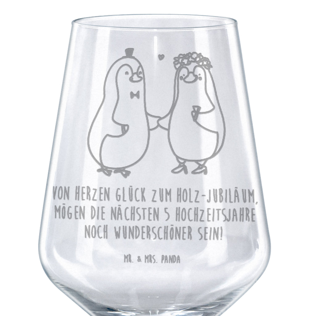 Rotwein Glas Von Herzen Glück zum Holz-Jubiläum, mögen die nächsten 5 Hochzeitsjahre noch wunderschöner sein! Rotweinglas, Weinglas, Rotwein Glas, Weinglas mit Gravur, Geschenk für Weinliebhaber, Spülmaschinenfeste Weingläser, Hochwertige Weinaccessoires, Hochzeit, Hochzeitsgeschenk, Ehe, Hochzeitsfeier, Trauung, Trauungsgeschenk, Hochzeitskarte, Verlobungsfeier, Verlobungsgeschenk, Hochzeitsgeschenkideen, Hochzeitsgeschenke für Brautpaar