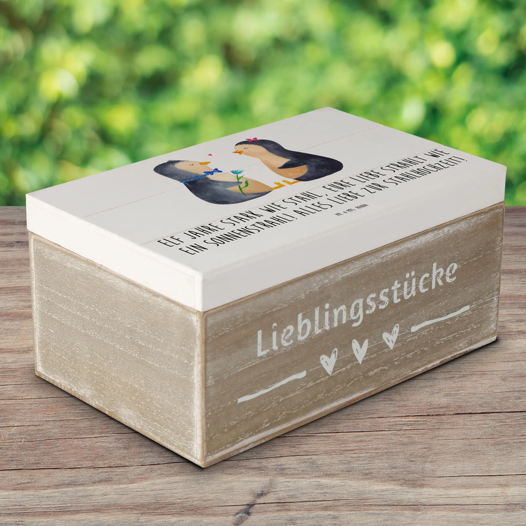 Holzkiste 11. Hochzeitstag Stahlhochzeit Holzkiste, Kiste, Schatzkiste, Truhe, Schatulle, XXL, Erinnerungsbox, Erinnerungskiste, Dekokiste, Aufbewahrungsbox, Geschenkbox, Geschenkdose, Hochzeit, Hochzeitsgeschenk, Ehe, Hochzeitsfeier, Trauung, Trauungsgeschenk, Hochzeitskarte, Verlobungsfeier, Verlobungsgeschenk, Hochzeitsgeschenkideen, Hochzeitsgeschenke für Brautpaar