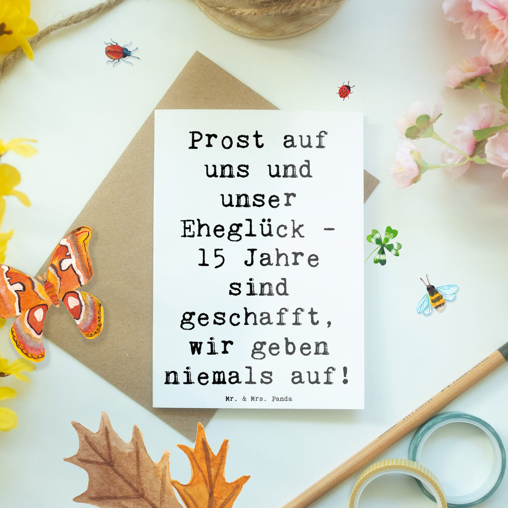 Grußkarte Prost auf uns und unser Eheglück - 15 Jahre sind geschafft, wir geben niemals auf! Grußkarte, Klappkarte, Einladungskarte, Glückwunschkarte, Hochzeitskarte, Geburtstagskarte, Karte, Ansichtskarten, Hochzeit, Hochzeitsgeschenk, Ehe, Hochzeitsfeier, Trauung, Trauungsgeschenk, Verlobungsfeier, Verlobungsgeschenk, Hochzeitsgeschenkideen, Hochzeitsgeschenke für Brautpaar