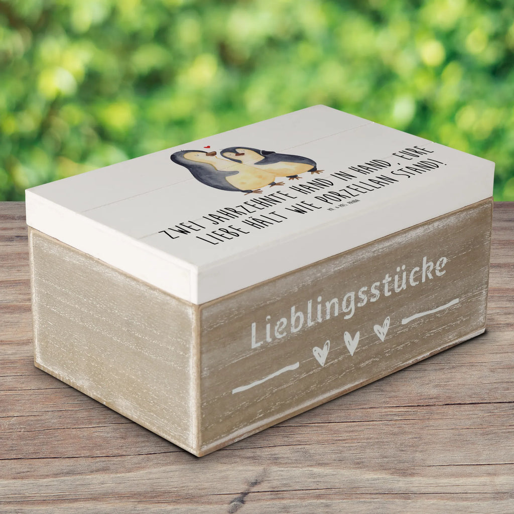 Holzkiste 20. Hochzeitstag Porzellanhochzeit Holzkiste, Kiste, Schatzkiste, Truhe, Schatulle, XXL, Erinnerungsbox, Erinnerungskiste, Dekokiste, Aufbewahrungsbox, Geschenkbox, Geschenkdose, Hochzeit, Hochzeitsgeschenk, Ehe, Hochzeitsfeier, Trauung, Trauungsgeschenk, Hochzeitskarte, Verlobungsfeier, Verlobungsgeschenk, Hochzeitsgeschenkideen, Hochzeitsgeschenke für Brautpaar