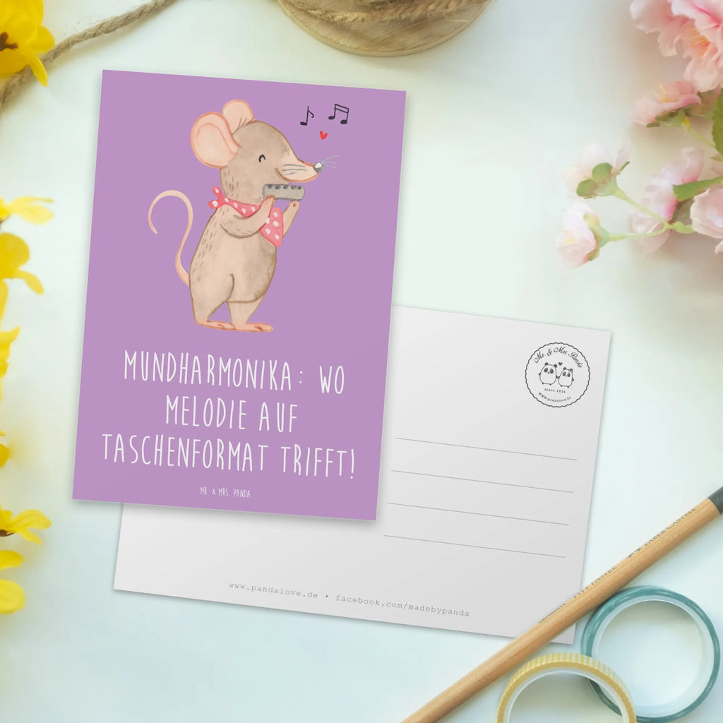 Postkarte Mundharmonika: Wo Melodie auf Taschenformat trifft! Postkarte, Karte, Geschenkkarte, Grußkarte, Einladung, Ansichtskarte, Geburtstagskarte, Einladungskarte, Dankeskarte, Ansichtskarten, Einladung Geburtstag, Einladungskarten Geburtstag, Instrumente, Geschenke Musiker, Musikliebhaber