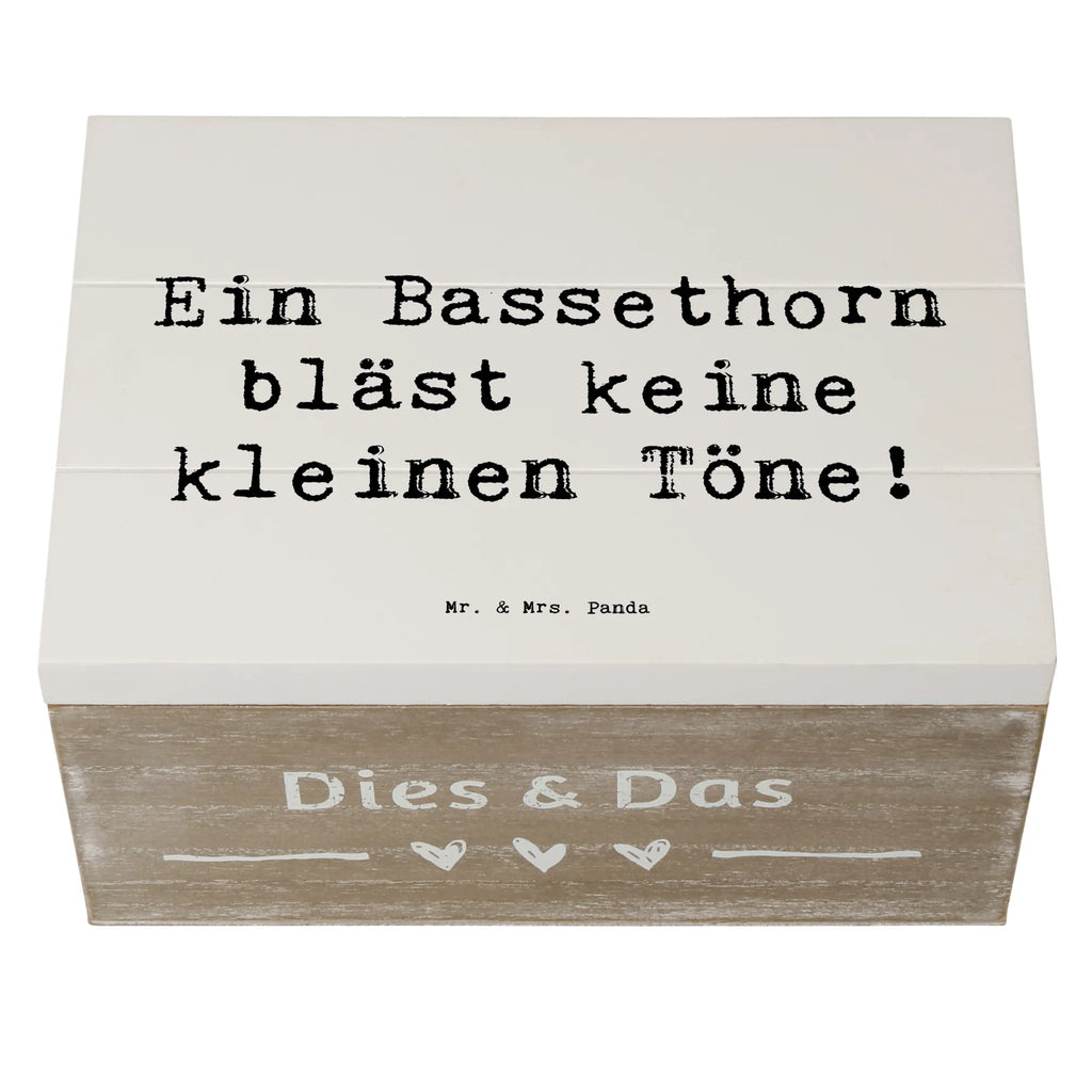 Holzkiste Spruch Ein Bassethorn bläst keine kleinen Töne! Holzkiste, Kiste, Schatzkiste, Truhe, Schatulle, XXL, Erinnerungsbox, Erinnerungskiste, Dekokiste, Aufbewahrungsbox, Geschenkbox, Geschenkdose, Instrumente, Geschenke Musiker, Musikliebhaber