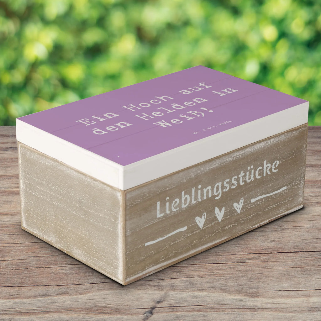 Holzkiste Ein Hoch auf den Helden in Weiß! Holzkiste, Kiste, Schatzkiste, Truhe, Schatulle, XXL, Erinnerungsbox, Erinnerungskiste, Dekokiste, Aufbewahrungsbox, Geschenkbox, Geschenkdose