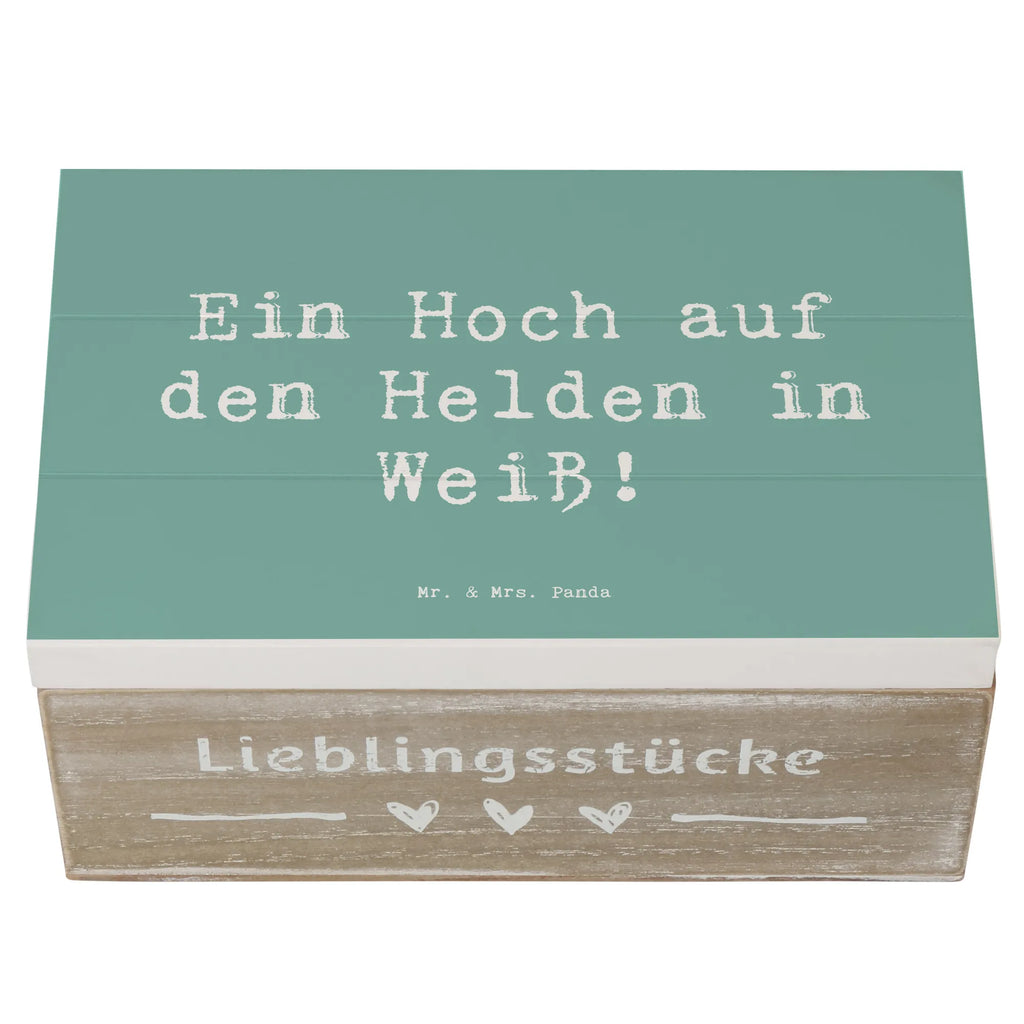 Holzkiste Ein Hoch auf den Helden in Weiß! Holzkiste, Kiste, Schatzkiste, Truhe, Schatulle, XXL, Erinnerungsbox, Erinnerungskiste, Dekokiste, Aufbewahrungsbox, Geschenkbox, Geschenkdose