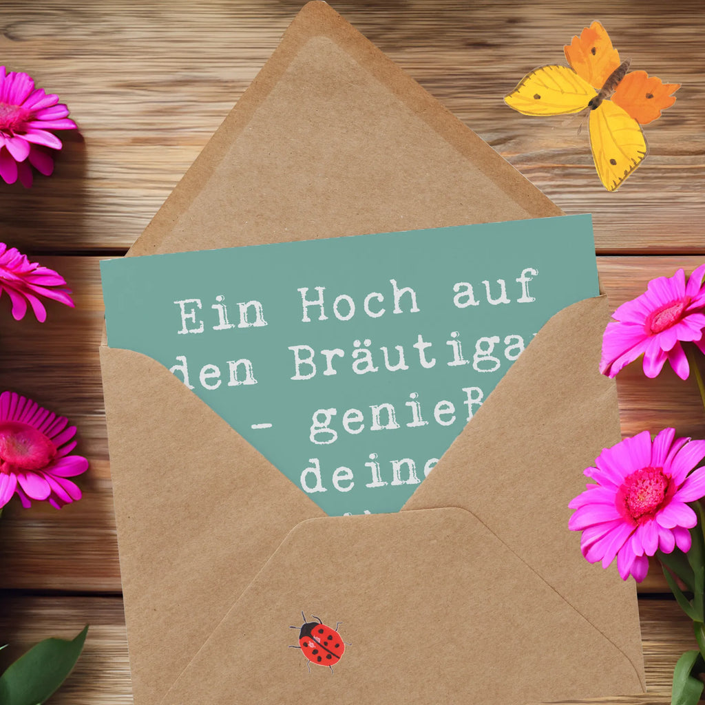 Deluxe Karte Ein Hoch auf den Bräutigam - genieß deine Freiheit, solange du noch kannst! Karte, Grußkarte, Klappkarte, Einladungskarte, Glückwunschkarte, Hochzeitskarte, Geburtstagskarte, Hochwertige Grußkarte, Hochwertige Klappkarte, Hochzeit, Hochzeitsgeschenk, Ehe, Hochzeitsfeier, Trauung, Trauungsgeschenk, Verlobungsfeier, Verlobungsgeschenk, Hochzeitsgeschenkideen, Hochzeitsgeschenke für Brautpaar