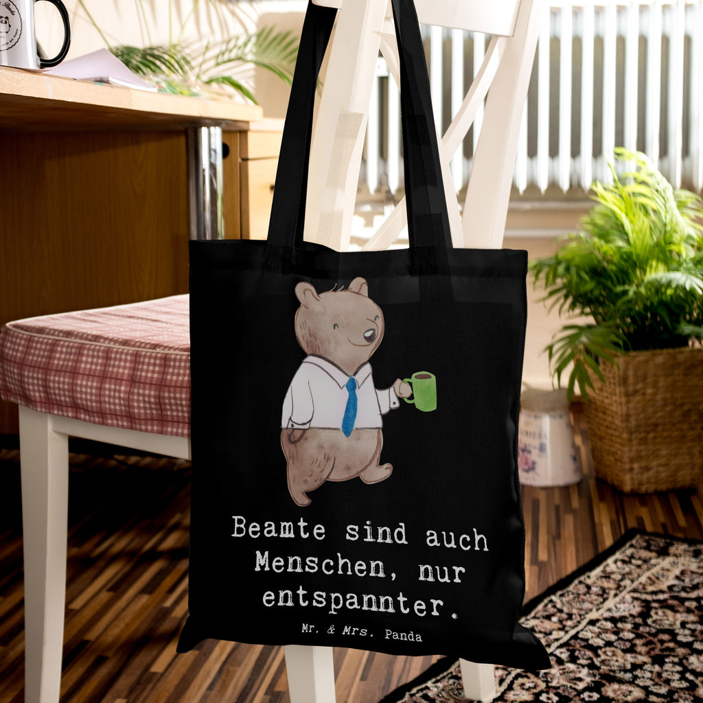 Tragetasche Beamtin Entspannt Beuteltasche, Beutel, Einkaufstasche, Jutebeutel, Stoffbeutel, Tasche, Shopper, Umhängetasche, Strandtasche, Schultertasche, Stofftasche, Tragetasche, Badetasche, Jutetasche, Einkaufstüte, Laptoptasche, Beruf, Ausbildung, Jubiläum, Abschied, Rente, Kollege, Kollegin, Geschenk, Schenken, Arbeitskollege, Mitarbeiter, Firma, Danke, Dankeschön