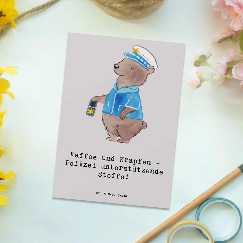 Postkarte Polizist Kaffee Krapfen Postkarte, Karte, Geschenkkarte, Grußkarte, Einladung, Ansichtskarte, Geburtstagskarte, Einladungskarte, Dankeskarte, Ansichtskarten, Einladung Geburtstag, Einladungskarten Geburtstag, Beruf, Ausbildung, Jubiläum, Abschied, Rente, Kollege, Kollegin, Geschenk, Schenken, Arbeitskollege, Mitarbeiter, Firma, Danke, Dankeschön