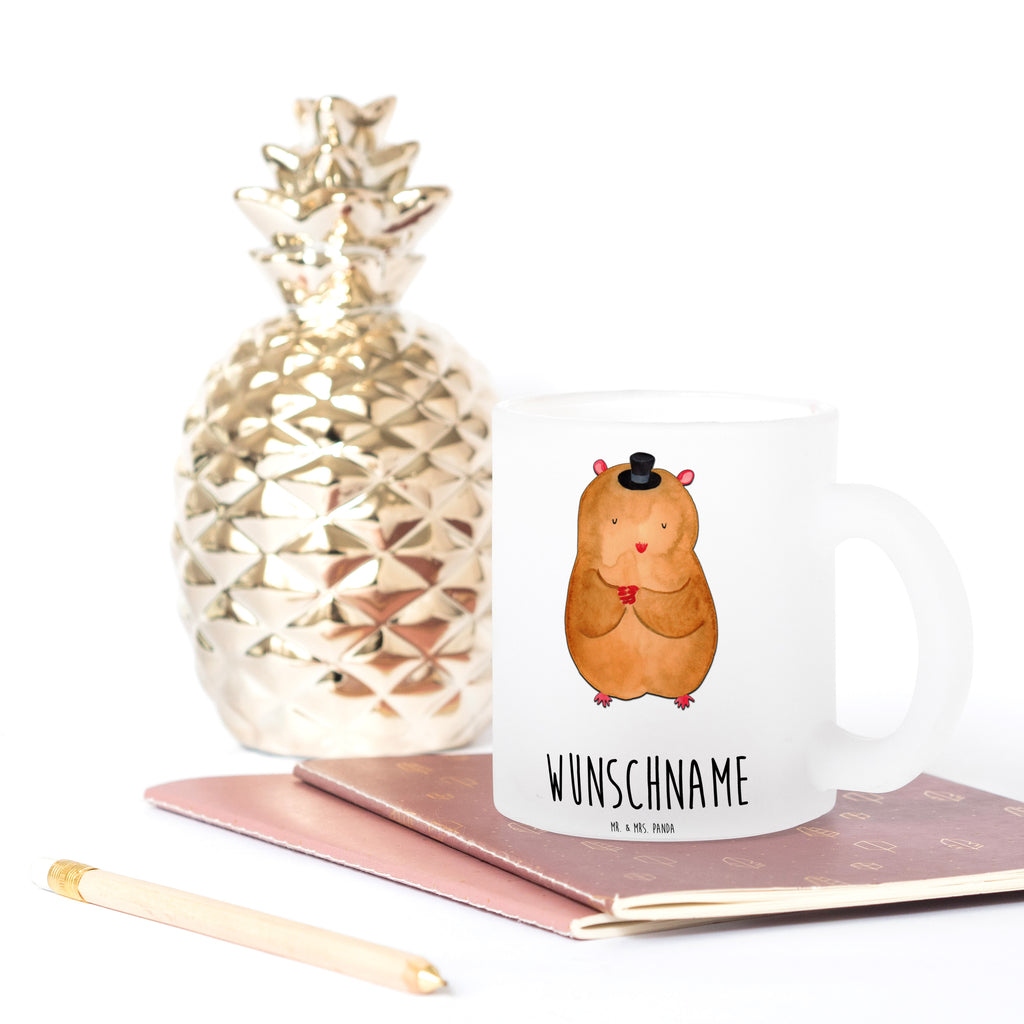 Personalisierte Teetasse Hamster mit Hut Personalisierte Teetasse, Personalisiertes Teeglas, Personalisierter Teebecher, Personalisierte Glas Teetasse, Personalisierte Teetasse aus Glas, Teetasse mit Namen, Teeglas mit Namen, Teebecher mit Namen, Glas Teetasse mit Namen, Teetasse aus Glas mit Namen, Teetasse Wunschname, Teetasse selbst gestalten., Tiermotive, Gute Laune, lustige Sprüche, Tiere, Hamster, Hut, Magier, Zylinder, Zwerghamster, Zauberer