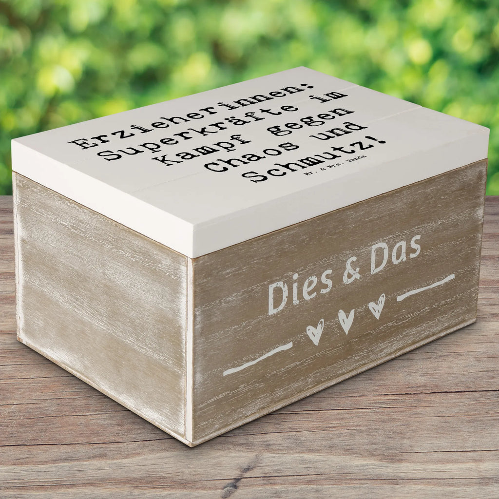 Holzkiste Spruch Superheldin Erzieherin Holzkiste, Kiste, Schatzkiste, Truhe, Schatulle, XXL, Erinnerungsbox, Erinnerungskiste, Dekokiste, Aufbewahrungsbox, Geschenkbox, Geschenkdose, Beruf, Ausbildung, Jubiläum, Abschied, Rente, Kollege, Kollegin, Geschenk, Schenken, Arbeitskollege, Mitarbeiter, Firma, Danke, Dankeschön