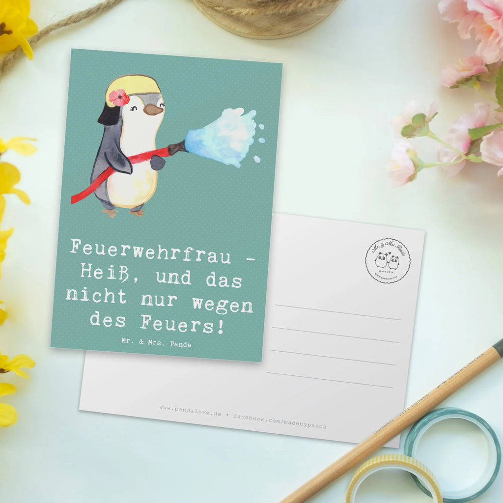 Postkarte Feuerwehrfrau Heiß Postkarte, Karte, Geschenkkarte, Grußkarte, Einladung, Ansichtskarte, Geburtstagskarte, Einladungskarte, Dankeskarte, Ansichtskarten, Einladung Geburtstag, Einladungskarten Geburtstag, Beruf, Ausbildung, Jubiläum, Abschied, Rente, Kollege, Kollegin, Geschenk, Schenken, Arbeitskollege, Mitarbeiter, Firma, Danke, Dankeschön