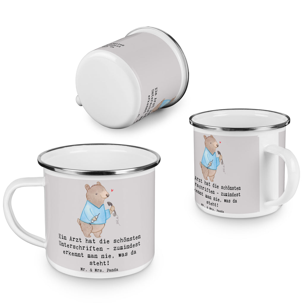 Camping Emaille Tasse Spruch Arzt Unterschrift Campingtasse, Trinkbecher, Metalltasse, Outdoor Tasse, Emaille Trinkbecher, Blechtasse Outdoor, Emaille Campingbecher, Edelstahl Trinkbecher, Metalltasse für Camping, Kaffee Blechtasse, Camping Tasse Metall, Emaille Tasse, Emaille Becher, Tasse Camping, Tasse Emaille, Emaille Tassen, Camping Becher, Metall Tasse, Camping Tassen, Blechtasse, Emaille Tasse Camping, Camping Tasse Emaille, Emailletasse, Camping Tassen Emaille, Campingbecher, Blechtassen, Outdoor Becher, Campingtassen, Emaille Becher Camping, Camping Becher Edelstahl, Beruf, Ausbildung, Jubiläum, Abschied, Rente, Kollege, Kollegin, Geschenk, Schenken, Arbeitskollege, Mitarbeiter, Firma, Danke, Dankeschön