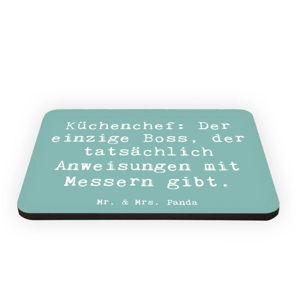 Magnet Spruch Küchenchef: Der einzige Boss, der tatsächlich Anweisungen mit Messern gibt. Kühlschrankmagnet, Pinnwandmagnet, Souvenir Magnet, Motivmagnete, Dekomagnet, Whiteboard Magnet, Notiz Magnet, Kühlschrank Dekoration, Beruf, Ausbildung, Jubiläum, Abschied, Rente, Kollege, Kollegin, Geschenk, Schenken, Arbeitskollege, Mitarbeiter, Firma, Danke, Dankeschön