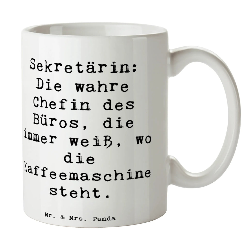 Tasse Spruch Sekretärin: Die wahre Chefin des Büros, die immer weiß, wo die Kaffeemaschine steht. Tasse, Kaffeetasse, Teetasse, Becher, Kaffeebecher, Teebecher, Keramiktasse, Porzellantasse, Büro Tasse, Geschenk Tasse, Tasse Sprüche, Tasse Motive, Kaffeetassen, Tasse bedrucken, Designer Tasse, Cappuccino Tassen, Schöne Teetassen, Beruf, Ausbildung, Jubiläum, Abschied, Rente, Kollege, Kollegin, Geschenk, Schenken, Arbeitskollege, Mitarbeiter, Firma, Danke, Dankeschön