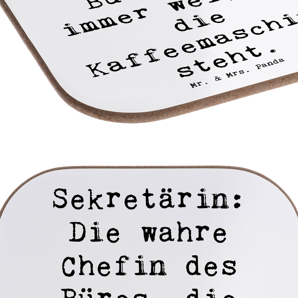 Untersetzer Spruch Sekretärin: Die wahre Chefin des Büros, die immer weiß, wo die Kaffeemaschine steht. Untersetzer, Bierdeckel, Glasuntersetzer, Untersetzer Gläser, Getränkeuntersetzer, Untersetzer aus Holz, Untersetzer für Gläser, Korkuntersetzer, Untersetzer Holz, Holzuntersetzer, Tassen Untersetzer, Untersetzer Design, Beruf, Ausbildung, Jubiläum, Abschied, Rente, Kollege, Kollegin, Geschenk, Schenken, Arbeitskollege, Mitarbeiter, Firma, Danke, Dankeschön