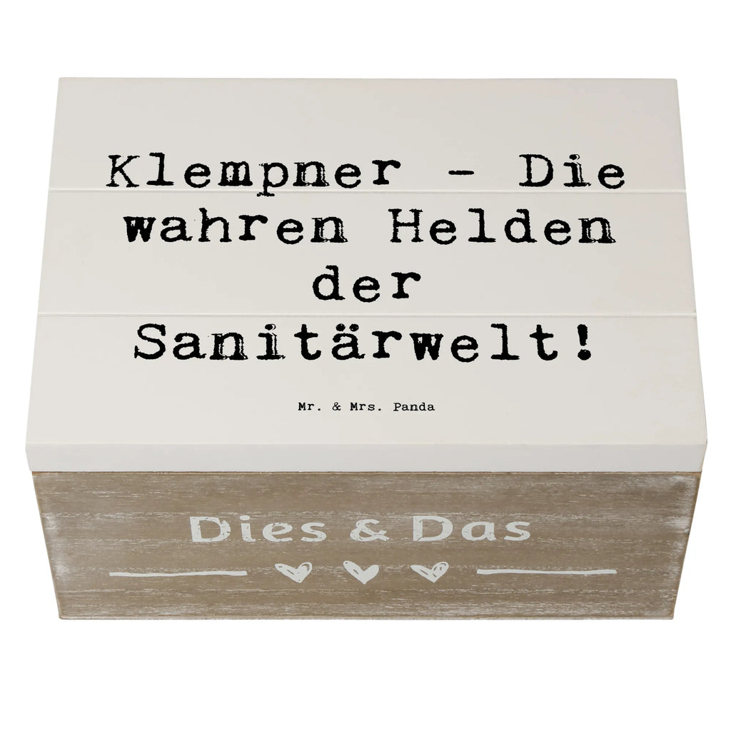 Holzkiste Spruch Klempner Helden Holzkiste, Kiste, Schatzkiste, Truhe, Schatulle, XXL, Erinnerungsbox, Erinnerungskiste, Dekokiste, Aufbewahrungsbox, Geschenkbox, Geschenkdose, Beruf, Ausbildung, Jubiläum, Abschied, Rente, Kollege, Kollegin, Geschenk, Schenken, Arbeitskollege, Mitarbeiter, Firma, Danke, Dankeschön