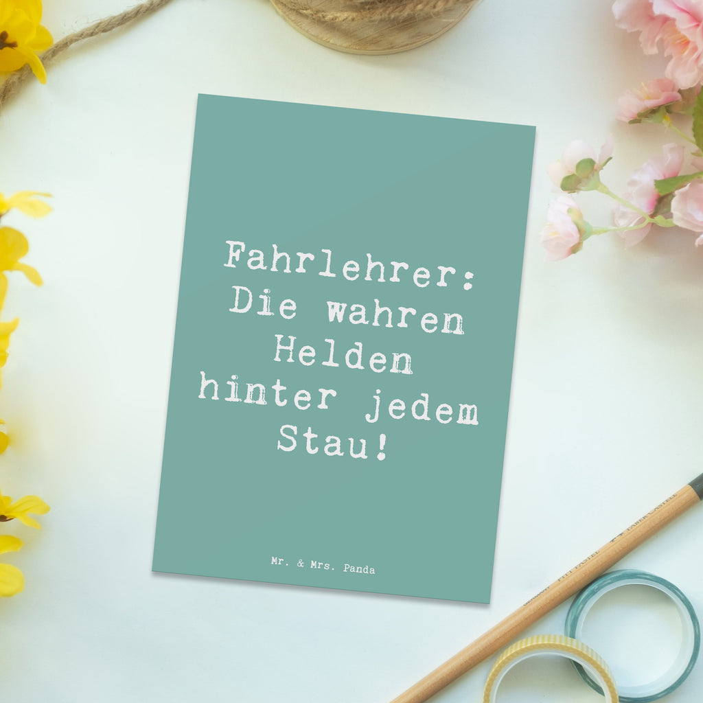 Postkarte Spruch Fahrlehrer: Die wahren Helden hinter jedem Stau! Postkarte, Karte, Geschenkkarte, Grußkarte, Einladung, Ansichtskarte, Geburtstagskarte, Einladungskarte, Dankeskarte, Ansichtskarten, Einladung Geburtstag, Einladungskarten Geburtstag, Beruf, Ausbildung, Jubiläum, Abschied, Rente, Kollege, Kollegin, Geschenk, Schenken, Arbeitskollege, Mitarbeiter, Firma, Danke, Dankeschön