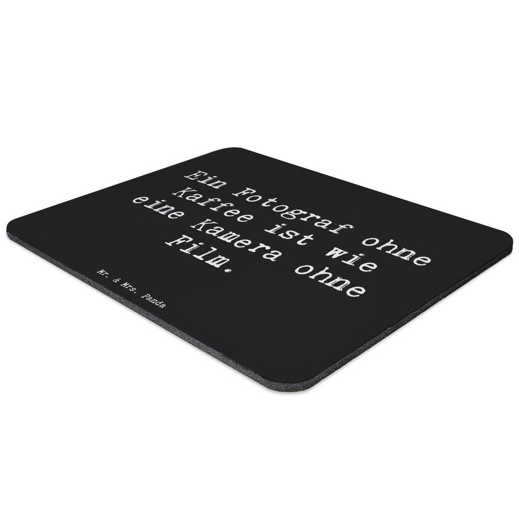 Mauspad Spruch Ein Fotograf ohne Kaffee ist wie eine Kamera ohne Film. Mousepad, Computer zubehör, Büroausstattung, PC Zubehör, Arbeitszimmer, Mauspad, Einzigartiges Mauspad, Designer Mauspad, Mausunterlage, Mauspad Büro, Beruf, Ausbildung, Jubiläum, Abschied, Rente, Kollege, Kollegin, Geschenk, Schenken, Arbeitskollege, Mitarbeiter, Firma, Danke, Dankeschön