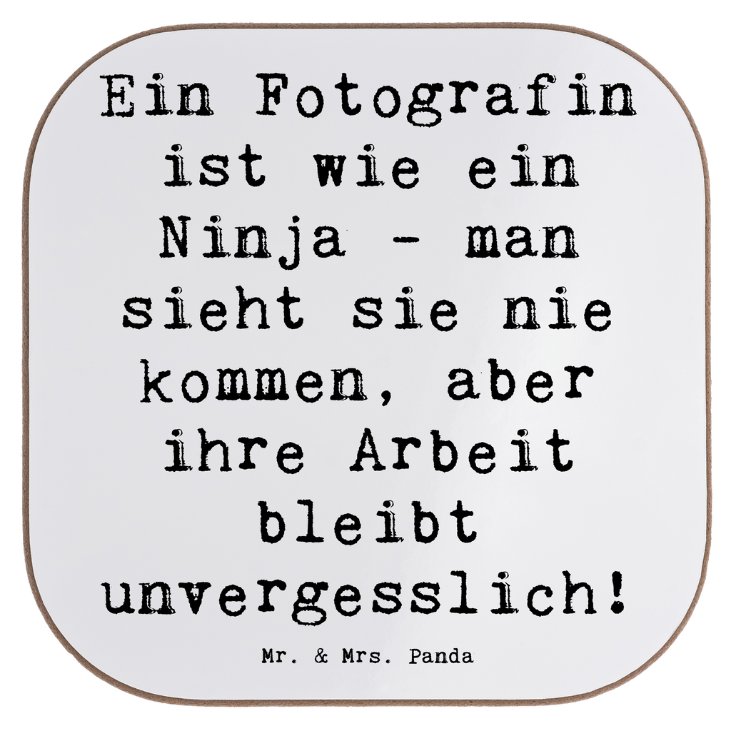 Untersetzer Spruch Ein Fotografin ist wie ein Ninja - man sieht sie nie kommen, aber ihre Arbeit bleibt unvergesslich! Untersetzer, Bierdeckel, Glasuntersetzer, Untersetzer Gläser, Getränkeuntersetzer, Untersetzer aus Holz, Untersetzer für Gläser, Korkuntersetzer, Untersetzer Holz, Holzuntersetzer, Tassen Untersetzer, Untersetzer Design, Beruf, Ausbildung, Jubiläum, Abschied, Rente, Kollege, Kollegin, Geschenk, Schenken, Arbeitskollege, Mitarbeiter, Firma, Danke, Dankeschön