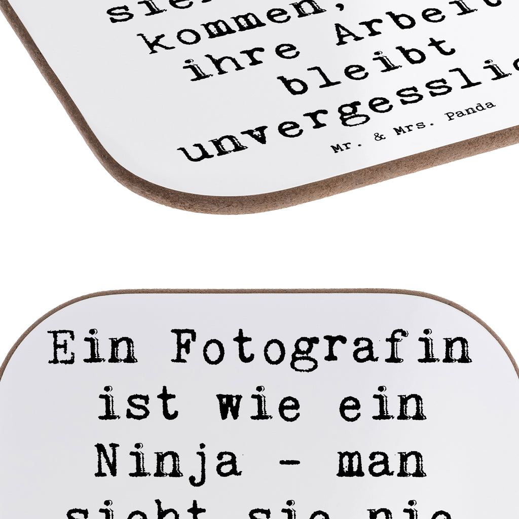 Untersetzer Spruch Ein Fotografin ist wie ein Ninja - man sieht sie nie kommen, aber ihre Arbeit bleibt unvergesslich! Untersetzer, Bierdeckel, Glasuntersetzer, Untersetzer Gläser, Getränkeuntersetzer, Untersetzer aus Holz, Untersetzer für Gläser, Korkuntersetzer, Untersetzer Holz, Holzuntersetzer, Tassen Untersetzer, Untersetzer Design, Beruf, Ausbildung, Jubiläum, Abschied, Rente, Kollege, Kollegin, Geschenk, Schenken, Arbeitskollege, Mitarbeiter, Firma, Danke, Dankeschön