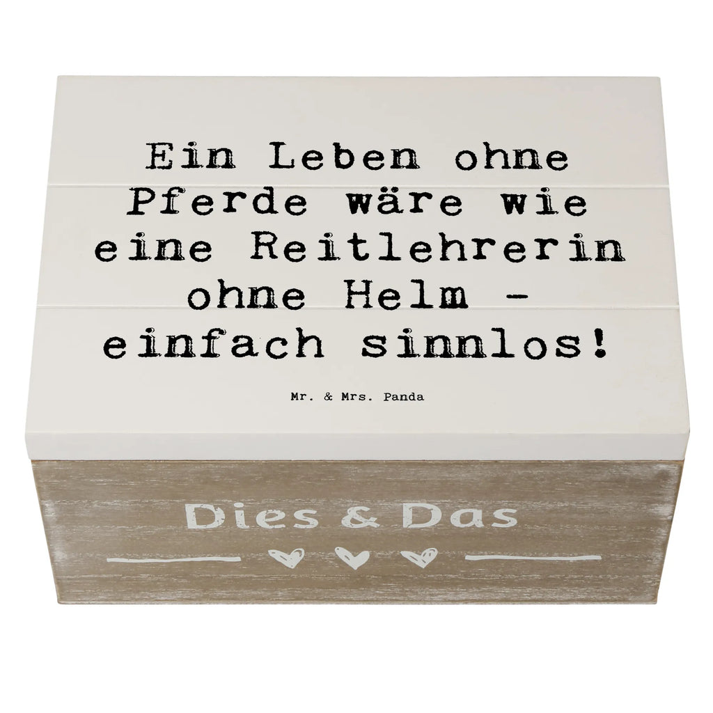 Holzkiste Spruch Ein Leben ohne Pferde wäre wie eine Reitlehrerin ohne Helm - einfach sinnlos! Holzkiste, Kiste, Schatzkiste, Truhe, Schatulle, XXL, Erinnerungsbox, Erinnerungskiste, Dekokiste, Aufbewahrungsbox, Geschenkbox, Geschenkdose, Beruf, Ausbildung, Jubiläum, Abschied, Rente, Kollege, Kollegin, Geschenk, Schenken, Arbeitskollege, Mitarbeiter, Firma, Danke, Dankeschön