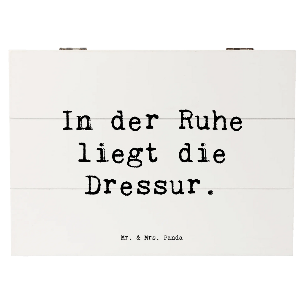 Holzkiste Spruch In der Ruhe liegt die Dressur. Holzkiste, Kiste, Schatzkiste, Truhe, Schatulle, XXL, Erinnerungsbox, Erinnerungskiste, Dekokiste, Aufbewahrungsbox, Geschenkbox, Geschenkdose, Beruf, Ausbildung, Jubiläum, Abschied, Rente, Kollege, Kollegin, Geschenk, Schenken, Arbeitskollege, Mitarbeiter, Firma, Danke, Dankeschön