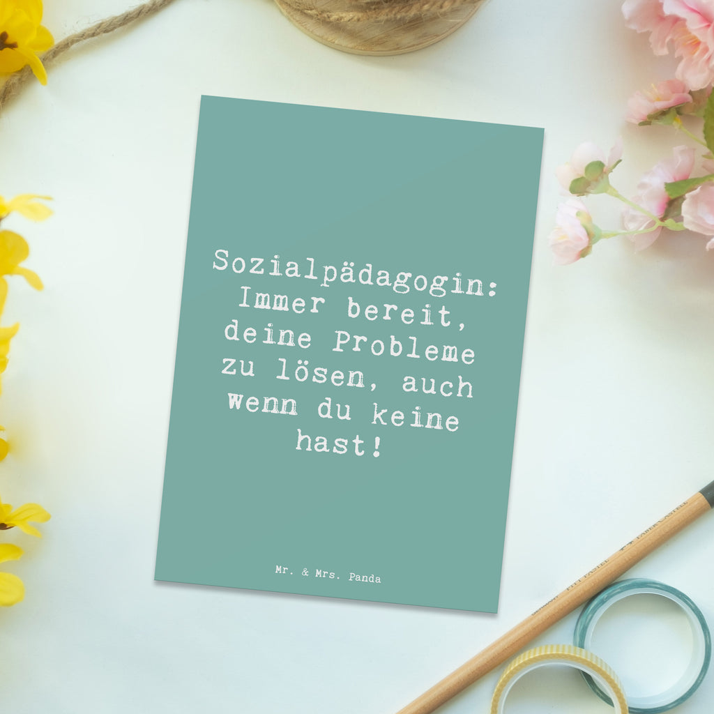 Postkarte Spruch Sozialpädagogin: Immer bereit, deine Probleme zu lösen, auch wenn du keine hast! Postkarte, Karte, Geschenkkarte, Grußkarte, Einladung, Ansichtskarte, Geburtstagskarte, Einladungskarte, Dankeskarte, Ansichtskarten, Einladung Geburtstag, Einladungskarten Geburtstag, Beruf, Ausbildung, Jubiläum, Abschied, Rente, Kollege, Kollegin, Geschenk, Schenken, Arbeitskollege, Mitarbeiter, Firma, Danke, Dankeschön