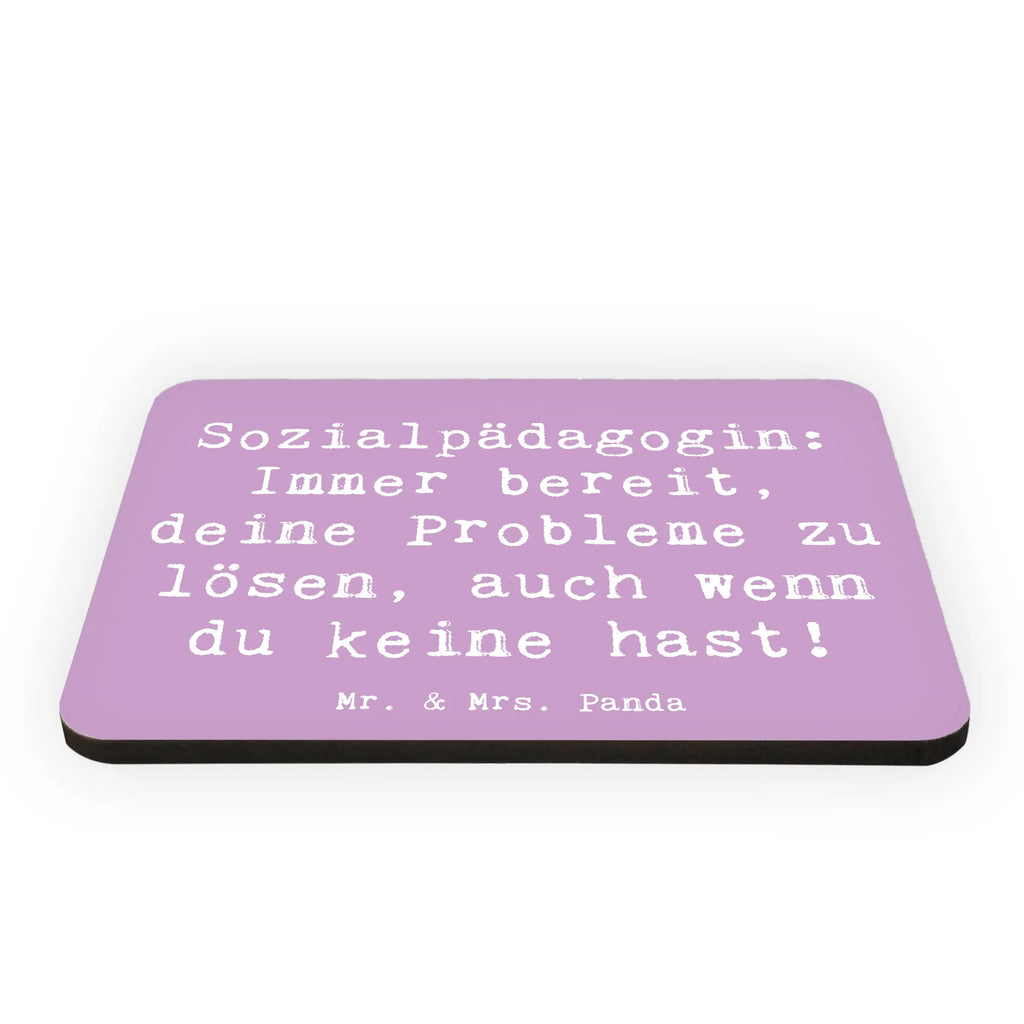 Magnet Spruch Sozialpädagogin: Immer bereit, deine Probleme zu lösen, auch wenn du keine hast! Kühlschrankmagnet, Pinnwandmagnet, Souvenir Magnet, Motivmagnete, Dekomagnet, Whiteboard Magnet, Notiz Magnet, Kühlschrank Dekoration, Beruf, Ausbildung, Jubiläum, Abschied, Rente, Kollege, Kollegin, Geschenk, Schenken, Arbeitskollege, Mitarbeiter, Firma, Danke, Dankeschön