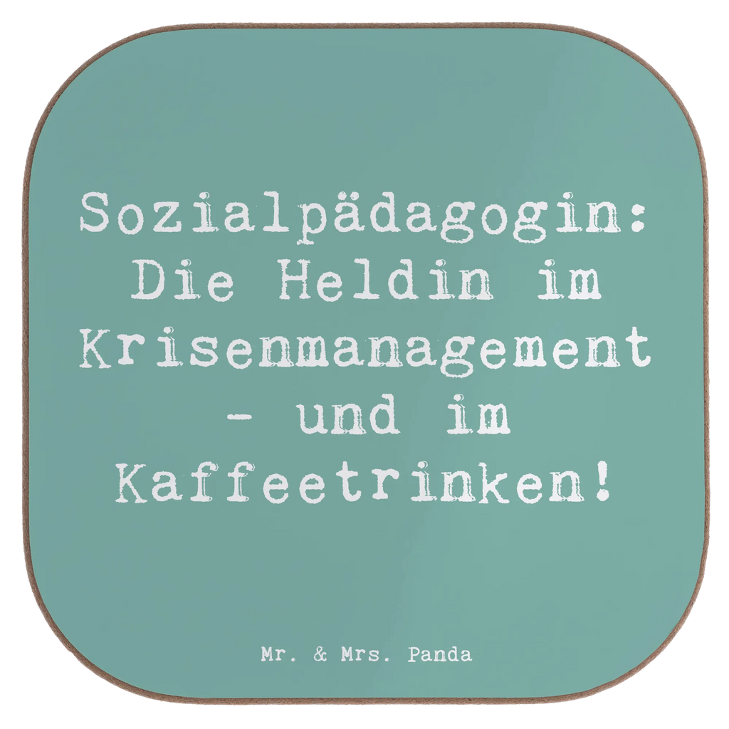 Untersetzer Spruch Sozialpädagogin: Die Heldin im Krisenmanagement - und im Kaffeetrinken! Untersetzer, Bierdeckel, Glasuntersetzer, Untersetzer Gläser, Getränkeuntersetzer, Untersetzer aus Holz, Untersetzer für Gläser, Korkuntersetzer, Untersetzer Holz, Holzuntersetzer, Tassen Untersetzer, Untersetzer Design, Beruf, Ausbildung, Jubiläum, Abschied, Rente, Kollege, Kollegin, Geschenk, Schenken, Arbeitskollege, Mitarbeiter, Firma, Danke, Dankeschön