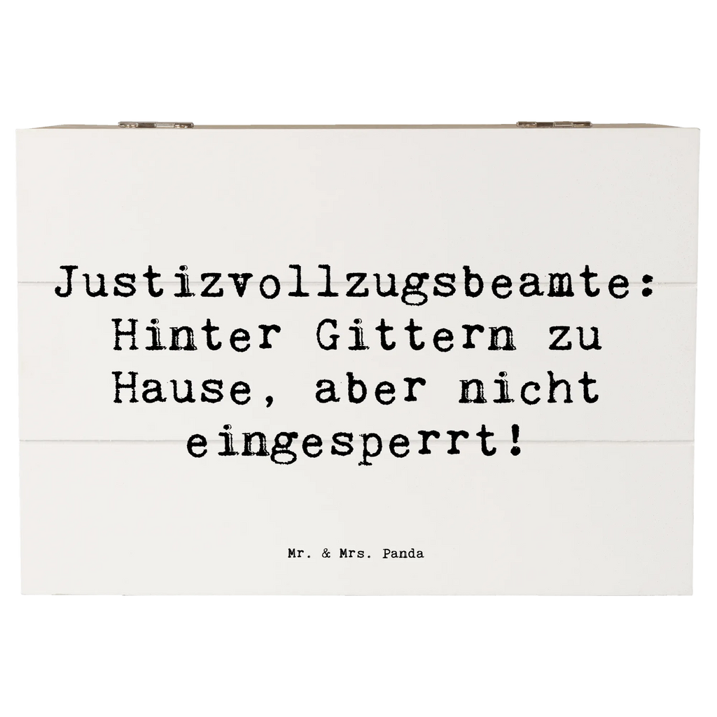 Holzkiste Spruch Justizvollzugsbeamte: Hinter Gittern zu Hause, aber nicht eingesperrt! Holzkiste, Kiste, Schatzkiste, Truhe, Schatulle, XXL, Erinnerungsbox, Erinnerungskiste, Dekokiste, Aufbewahrungsbox, Geschenkbox, Geschenkdose, Beruf, Ausbildung, Jubiläum, Abschied, Rente, Kollege, Kollegin, Geschenk, Schenken, Arbeitskollege, Mitarbeiter, Firma, Danke, Dankeschön