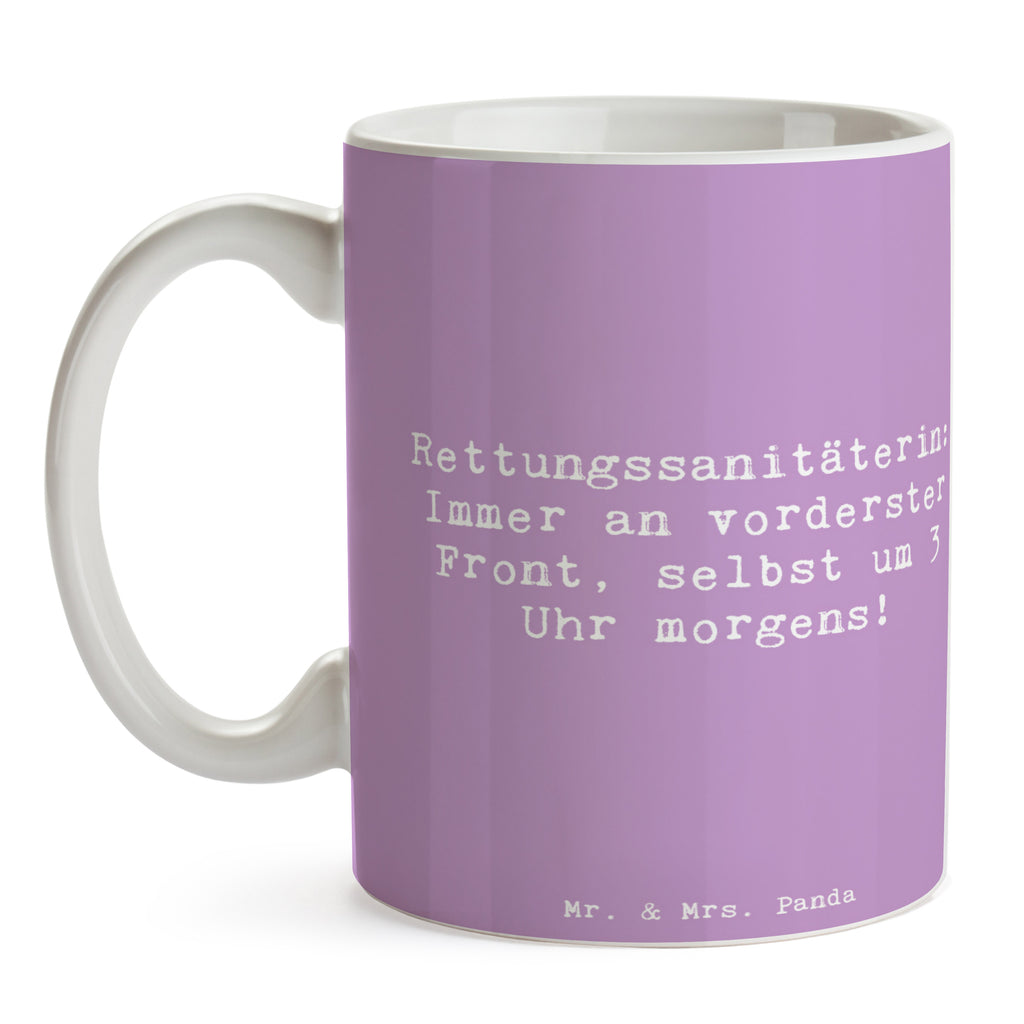 Tasse Spruch Rettungssanitäterin: Immer an vorderster Front, selbst um 3 Uhr morgens! Tasse, Kaffeetasse, Teetasse, Becher, Kaffeebecher, Teebecher, Keramiktasse, Porzellantasse, Büro Tasse, Geschenk Tasse, Tasse Sprüche, Tasse Motive, Kaffeetassen, Tasse bedrucken, Designer Tasse, Cappuccino Tassen, Schöne Teetassen, Beruf, Ausbildung, Jubiläum, Abschied, Rente, Kollege, Kollegin, Geschenk, Schenken, Arbeitskollege, Mitarbeiter, Firma, Danke, Dankeschön