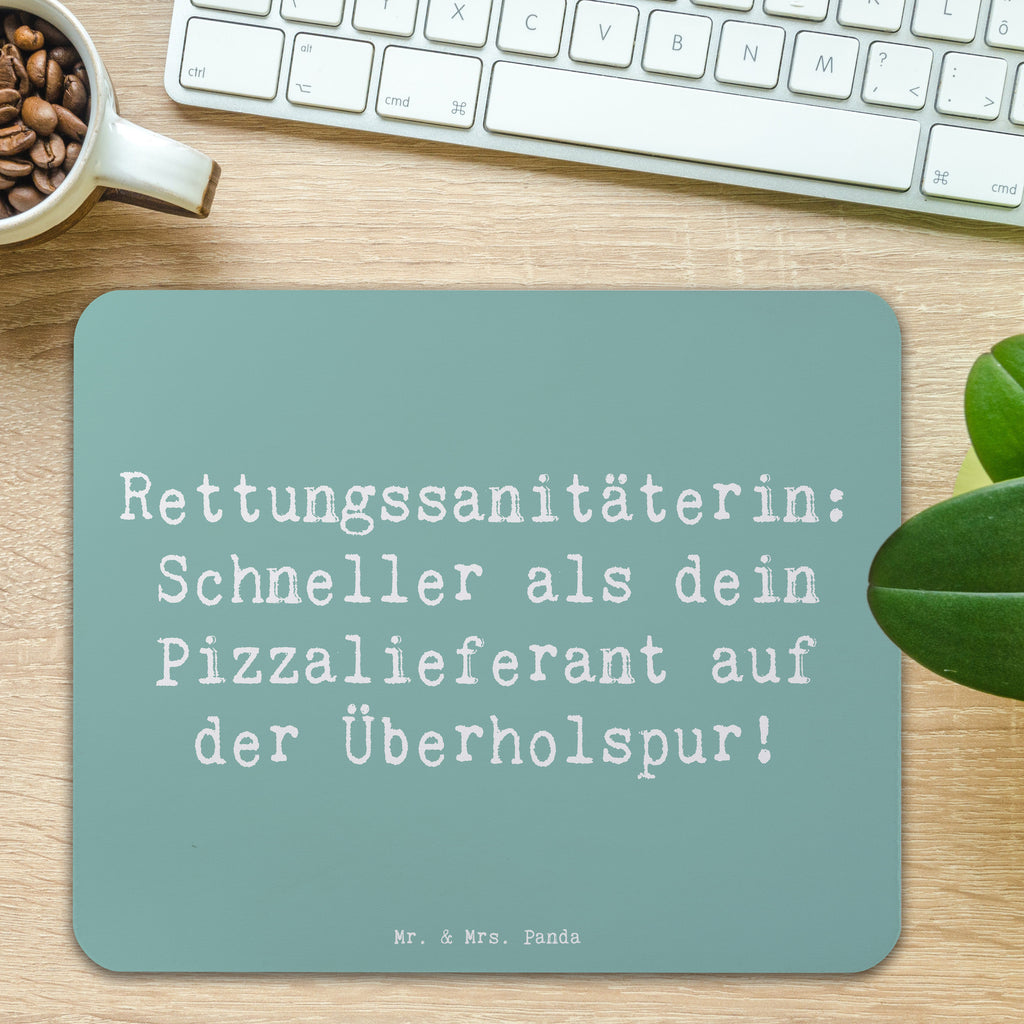 Mauspad Spruch Rettungssanitäterin: Schneller als dein Pizzalieferant auf der Überholspur! Mousepad, Computer zubehör, Büroausstattung, PC Zubehör, Arbeitszimmer, Mauspad, Einzigartiges Mauspad, Designer Mauspad, Mausunterlage, Mauspad Büro, Beruf, Ausbildung, Jubiläum, Abschied, Rente, Kollege, Kollegin, Geschenk, Schenken, Arbeitskollege, Mitarbeiter, Firma, Danke, Dankeschön