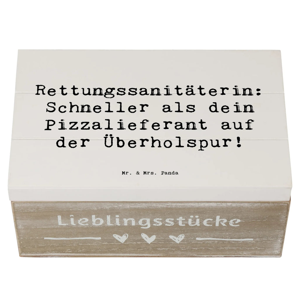 Holzkiste Spruch Rettungssanitäterin: Schneller als dein Pizzalieferant auf der Überholspur! Holzkiste, Kiste, Schatzkiste, Truhe, Schatulle, XXL, Erinnerungsbox, Erinnerungskiste, Dekokiste, Aufbewahrungsbox, Geschenkbox, Geschenkdose, Beruf, Ausbildung, Jubiläum, Abschied, Rente, Kollege, Kollegin, Geschenk, Schenken, Arbeitskollege, Mitarbeiter, Firma, Danke, Dankeschön