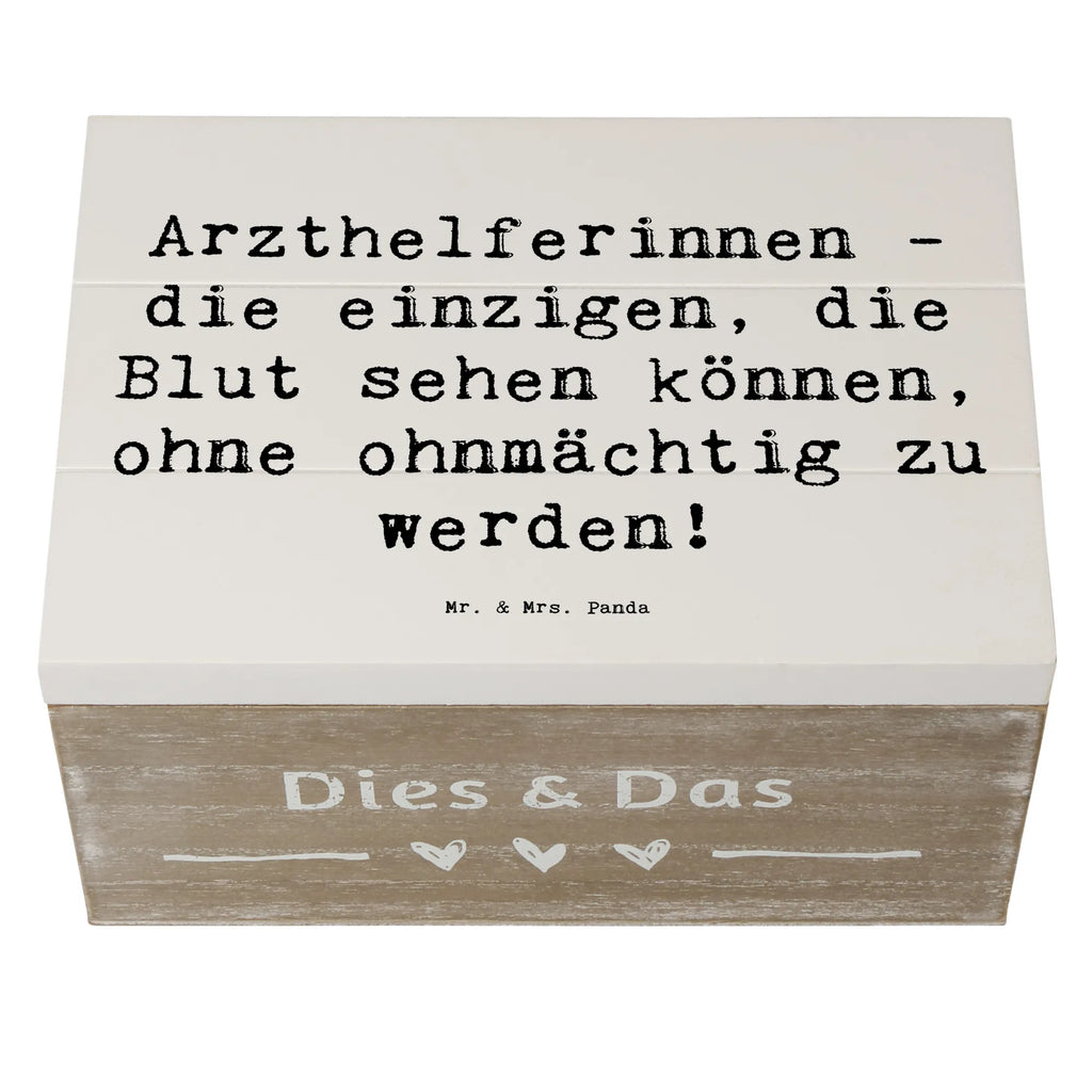 Holzkiste Spruch Tapfere Arzthelferin Holzkiste, Kiste, Schatzkiste, Truhe, Schatulle, XXL, Erinnerungsbox, Erinnerungskiste, Dekokiste, Aufbewahrungsbox, Geschenkbox, Geschenkdose, Beruf, Ausbildung, Jubiläum, Abschied, Rente, Kollege, Kollegin, Geschenk, Schenken, Arbeitskollege, Mitarbeiter, Firma, Danke, Dankeschön