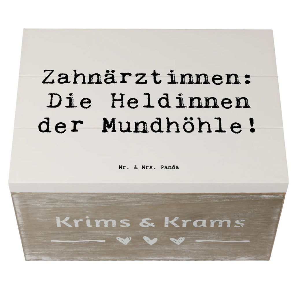 Holzkiste Spruch Zahnärztin Heldin Holzkiste, Kiste, Schatzkiste, Truhe, Schatulle, XXL, Erinnerungsbox, Erinnerungskiste, Dekokiste, Aufbewahrungsbox, Geschenkbox, Geschenkdose, Beruf, Ausbildung, Jubiläum, Abschied, Rente, Kollege, Kollegin, Geschenk, Schenken, Arbeitskollege, Mitarbeiter, Firma, Danke, Dankeschön