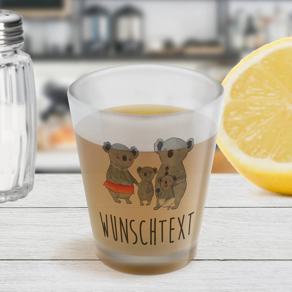 Personalisiertes Schnapsglas Koala Familie Personalisiertes Schnapsglas, Schnapsglas mit Namen, Schnapsgläser personalisiert, personalisierte Schnapsgläser, Schnapsglas personalisieren, Schnapsglas Hochzeit, Schnapsglas mit Name, Schnapsglas Geschenk, Shot Gläser personalisieren, personalisierte Pinnchen, Schnapsglas zum Umhängen mit Namen, Familie, Vatertag, Muttertag, Bruder, Schwester, Mama, Papa, Oma, Opa, Koala, Koalas, Family, Kinder, Geschwister, Familienleben