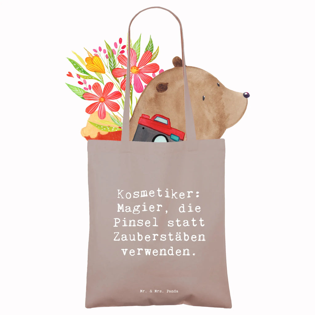 Tragetasche Spruch Kosmetiker: Magier, die Pinsel statt Zauberstäben verwenden. Beuteltasche, Beutel, Einkaufstasche, Jutebeutel, Stoffbeutel, Tasche, Shopper, Umhängetasche, Strandtasche, Schultertasche, Stofftasche, Tragetasche, Badetasche, Jutetasche, Einkaufstüte, Laptoptasche, Beruf, Ausbildung, Jubiläum, Abschied, Rente, Kollege, Kollegin, Geschenk, Schenken, Arbeitskollege, Mitarbeiter, Firma, Danke, Dankeschön