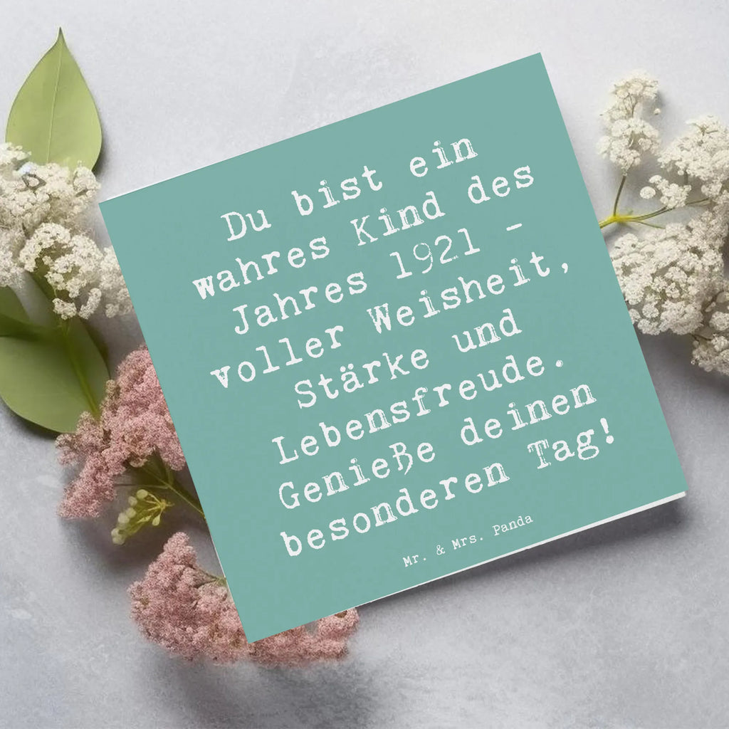 Deluxe Karte Spruch Du bist ein wahres Kind des Jahres 1921 - voller Weisheit, Stärke und Lebensfreude. Genieße deinen besonderen Tag! Karte, Grußkarte, Klappkarte, Einladungskarte, Glückwunschkarte, Hochzeitskarte, Geburtstagskarte, Hochwertige Grußkarte, Hochwertige Klappkarte, Geburtstag, Geburtstagsgeschenk, Geschenk