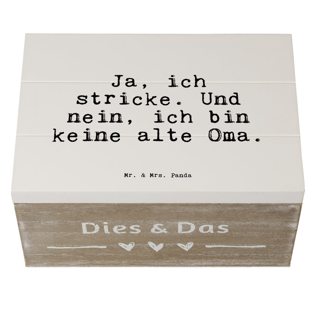 Holzkiste Sprüche und Zitate Ja, ich stricke. Und nein, ich bin keine alte Oma. Holzkiste, Kiste, Schatzkiste, Truhe, Schatulle, XXL, Erinnerungsbox, Erinnerungskiste, Dekokiste, Aufbewahrungsbox, Geschenkbox, Geschenkdose, Spruch, Sprüche, lustige Sprüche, Weisheiten, Zitate, Spruch Geschenke, Spruch Sprüche Weisheiten Zitate Lustig Weisheit Worte