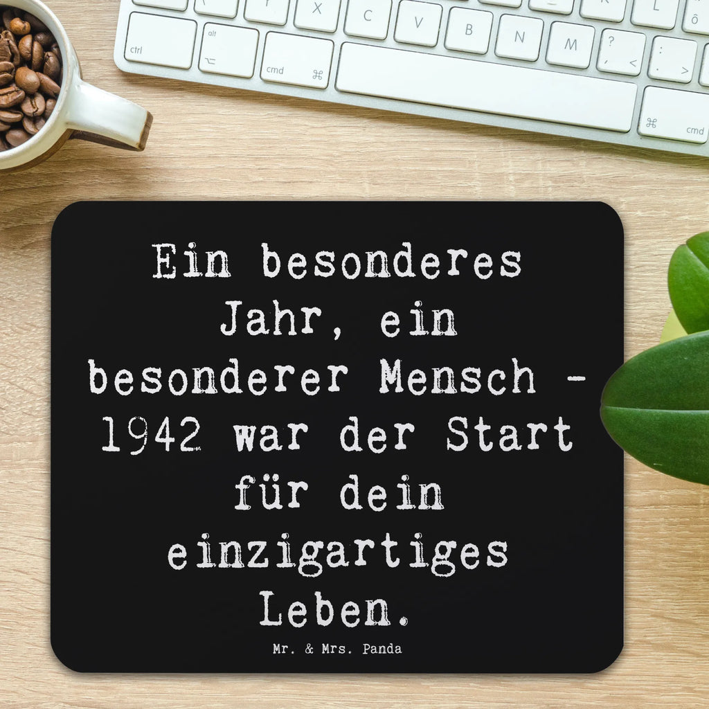 Mauspad Spruch 1942 Geburtstag Mousepad, Computer zubehör, Büroausstattung, PC Zubehör, Arbeitszimmer, Mauspad, Einzigartiges Mauspad, Designer Mauspad, Mausunterlage, Mauspad Büro, Geburtstag, Geburtstagsgeschenk, Geschenk