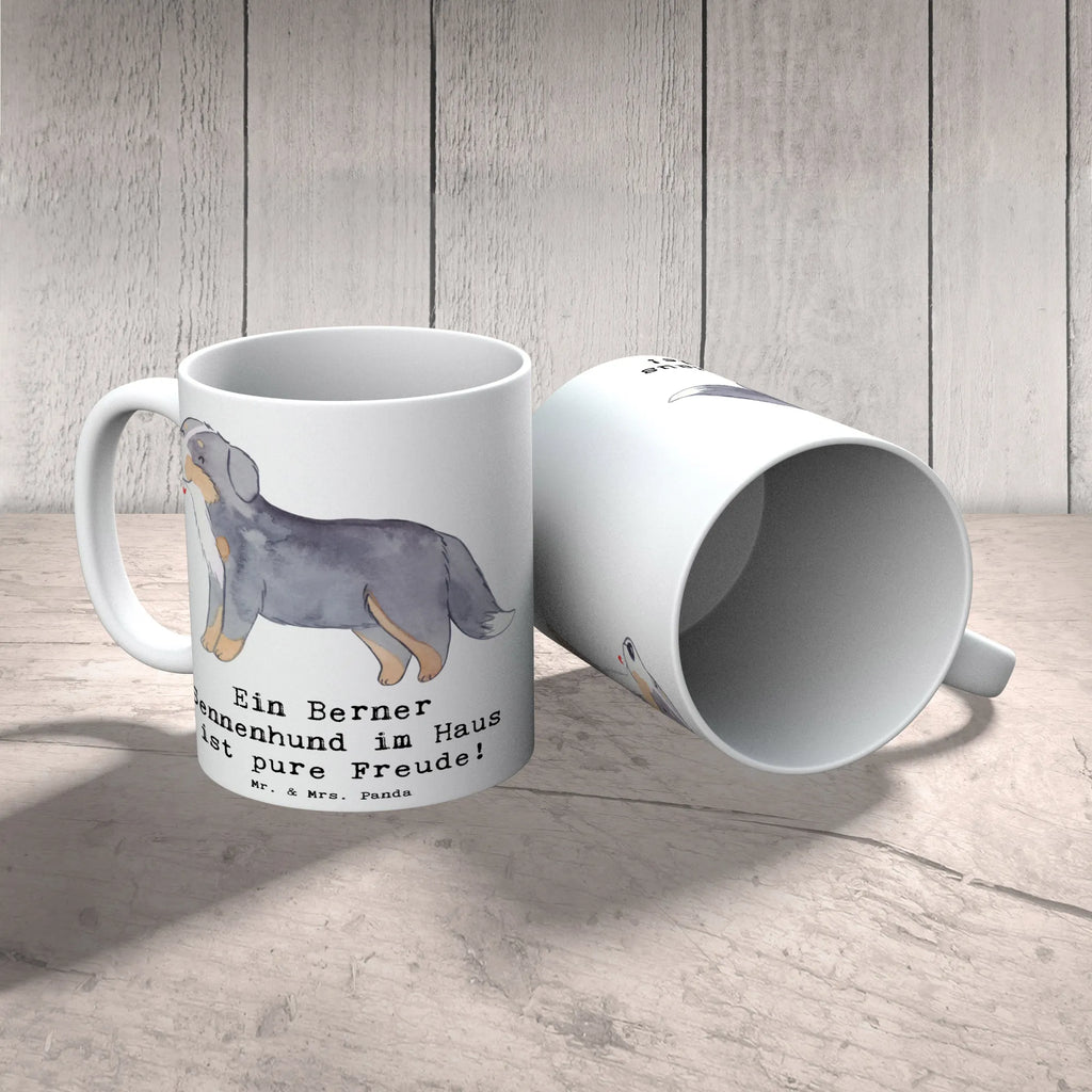 Tasse Berner Sennenhund Freude Tasse, Kaffeetasse, Teetasse, Becher, Kaffeebecher, Teebecher, Keramiktasse, Porzellantasse, Büro Tasse, Geschenk Tasse, Tasse Sprüche, Tasse Motive, Kaffeetassen, Tasse bedrucken, Designer Tasse, Cappuccino Tassen, Schöne Teetassen, Hund, Hunderasse, Rassehund, Hundebesitzer, Geschenk, Tierfreund, Schenken, Welpe