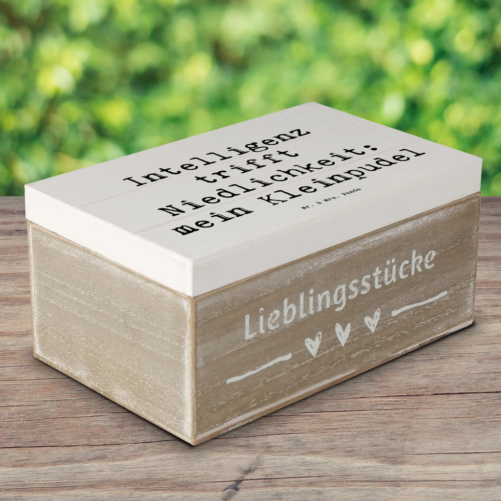 Holzkiste Spruch Niedlicher Kleinpudel Holzkiste, Kiste, Schatzkiste, Truhe, Schatulle, XXL, Erinnerungsbox, Erinnerungskiste, Dekokiste, Aufbewahrungsbox, Geschenkbox, Geschenkdose, Hund, Hunderasse, Rassehund, Hundebesitzer, Geschenk, Tierfreund, Schenken, Welpe