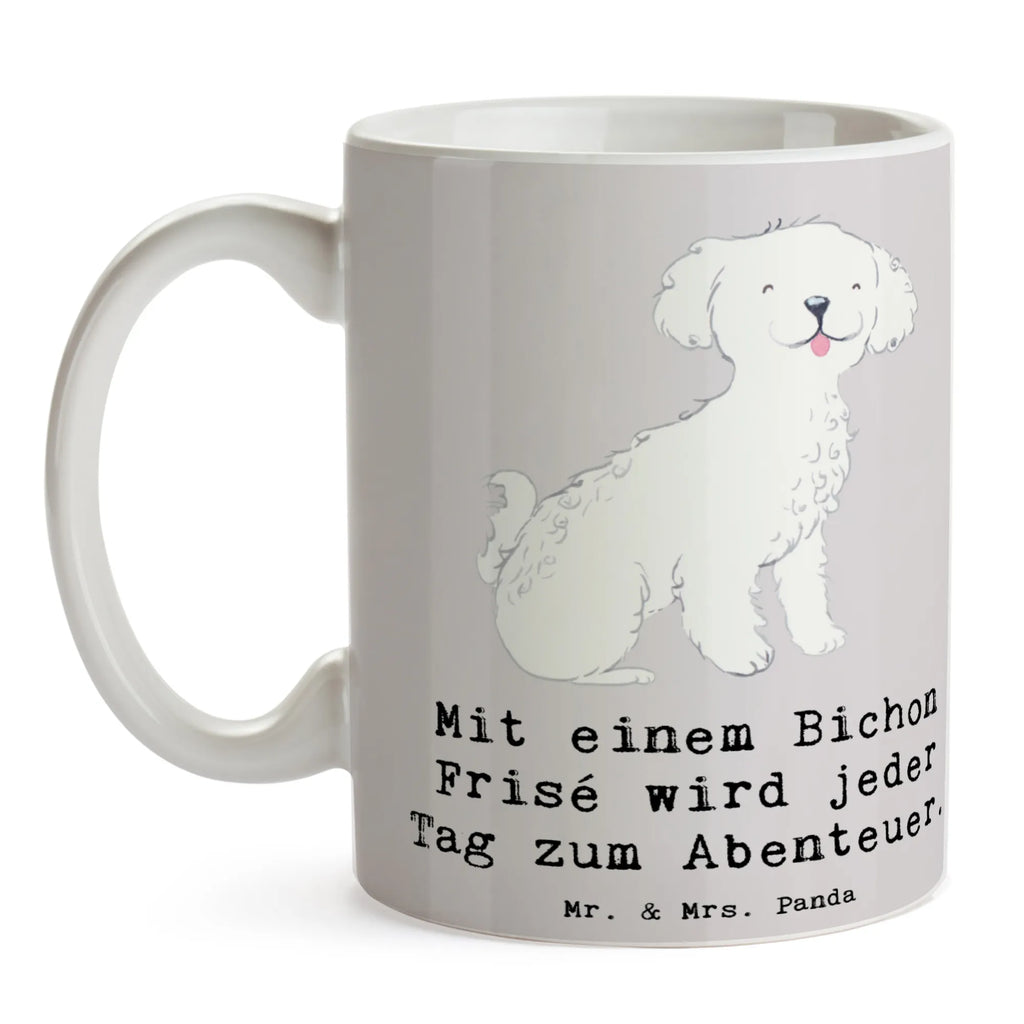 Tasse Mit einem Bichon Frisé wird jeder Tag zum Abenteuer. Tasse, Kaffeetasse, Teetasse, Becher, Kaffeebecher, Teebecher, Keramiktasse, Porzellantasse, Büro Tasse, Geschenk Tasse, Tasse Sprüche, Tasse Motive, Kaffeetassen, Tasse bedrucken, Designer Tasse, Cappuccino Tassen, Schöne Teetassen, Hund, Hunderasse, Rassehund, Hundebesitzer, Geschenk, Tierfreund, Schenken, Welpe