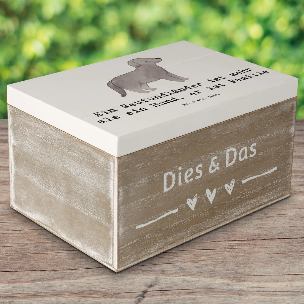 Holzkiste Spruch Neufundländer Familie Holzkiste, Kiste, Schatzkiste, Truhe, Schatulle, XXL, Erinnerungsbox, Erinnerungskiste, Dekokiste, Aufbewahrungsbox, Geschenkbox, Geschenkdose, Hund, Hunderasse, Rassehund, Hundebesitzer, Geschenk, Tierfreund, Schenken, Welpe