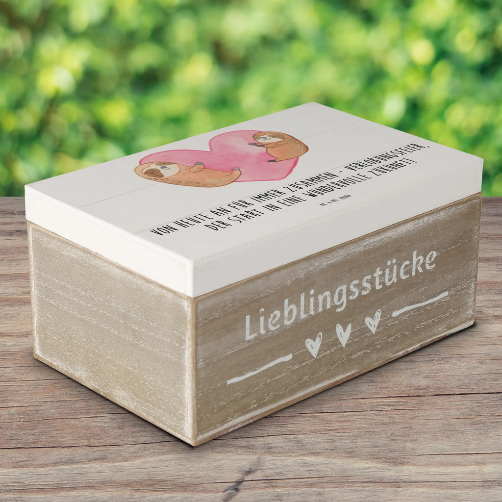 Holzkiste Verlobungsfeier Zusammen Holzkiste, Kiste, Schatzkiste, Truhe, Schatulle, XXL, Erinnerungsbox, Erinnerungskiste, Dekokiste, Aufbewahrungsbox, Geschenkbox, Geschenkdose, Hochzeit, Hochzeitsgeschenk, Ehe, Hochzeitsfeier, Trauung, Trauungsgeschenk, Hochzeitskarte, Verlobungsfeier, Verlobungsgeschenk, Hochzeitsgeschenkideen, Hochzeitsgeschenke für Brautpaar