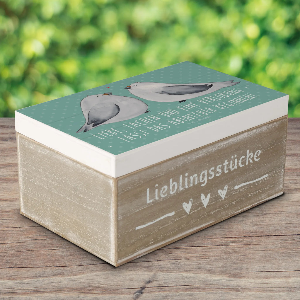 Holzkiste Verlobungsfeier Abenteuer Holzkiste, Kiste, Schatzkiste, Truhe, Schatulle, XXL, Erinnerungsbox, Erinnerungskiste, Dekokiste, Aufbewahrungsbox, Geschenkbox, Geschenkdose, Hochzeit, Hochzeitsgeschenk, Ehe, Hochzeitsfeier, Trauung, Trauungsgeschenk, Hochzeitskarte, Verlobungsfeier, Verlobungsgeschenk, Hochzeitsgeschenkideen, Hochzeitsgeschenke für Brautpaar