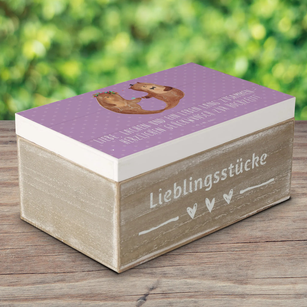 Holzkiste Hochzeit Liebe Lachen Holzkiste, Kiste, Schatzkiste, Truhe, Schatulle, XXL, Erinnerungsbox, Erinnerungskiste, Dekokiste, Aufbewahrungsbox, Geschenkbox, Geschenkdose, Hochzeit, Hochzeitsgeschenk, Ehe, Hochzeitsfeier, Trauung, Trauungsgeschenk, Hochzeitskarte, Verlobungsfeier, Verlobungsgeschenk, Hochzeitsgeschenkideen, Hochzeitsgeschenke für Brautpaar