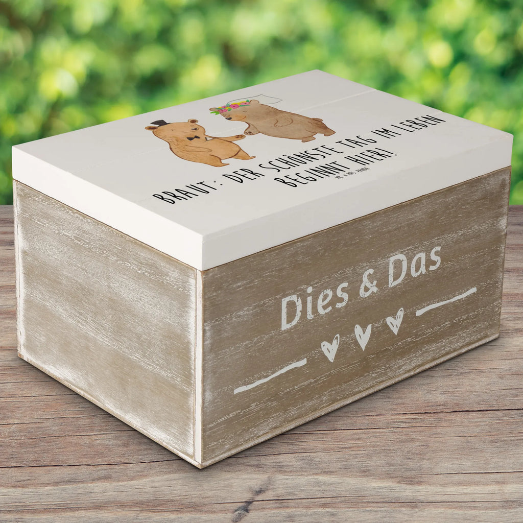 Holzkiste Braut Tag Holzkiste, Kiste, Schatzkiste, Truhe, Schatulle, XXL, Erinnerungsbox, Erinnerungskiste, Dekokiste, Aufbewahrungsbox, Geschenkbox, Geschenkdose, Hochzeit, Hochzeitsgeschenk, Ehe, Hochzeitsfeier, Trauung, Trauungsgeschenk, Hochzeitskarte, Verlobungsfeier, Verlobungsgeschenk, Hochzeitsgeschenkideen, Hochzeitsgeschenke für Brautpaar